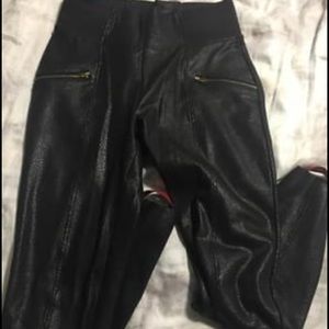 2/$20 Black stirrup leggings size S Petite